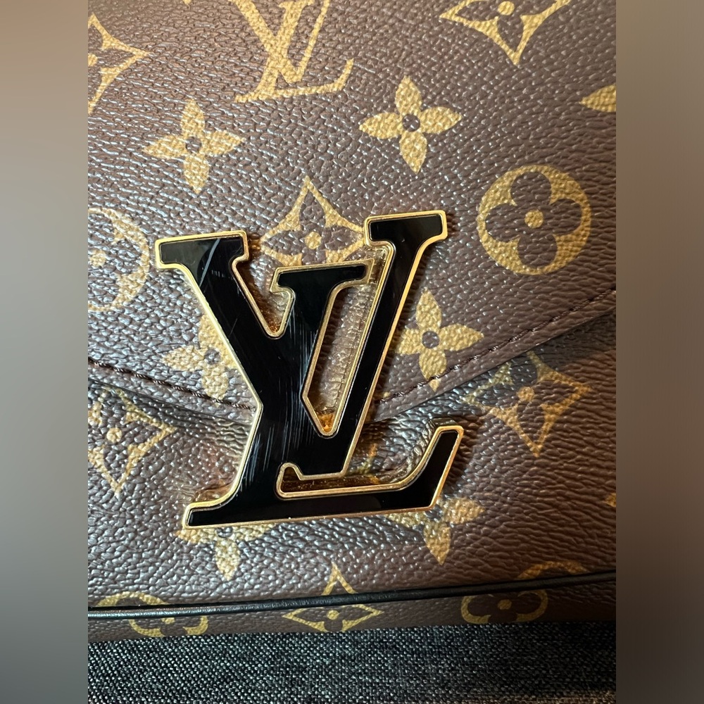 Louis Vuitton Passy - Picture 4 of 17